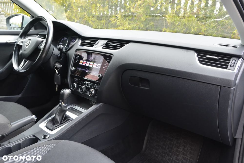 Skoda Octavia 2.0 TDI Ambition DSG - 32