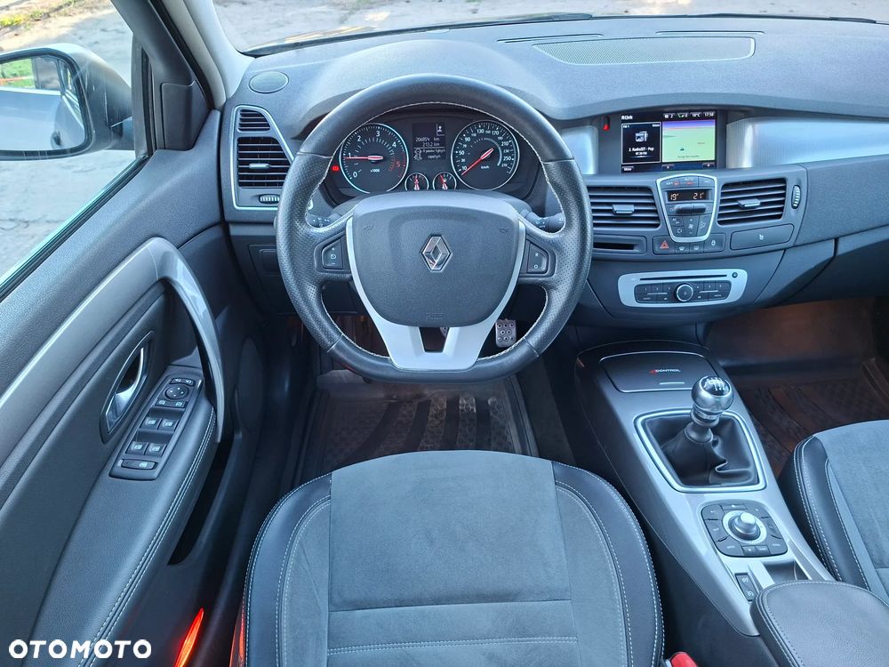 Renault Laguna ENERGY dCi 175 FAP Start & Stop GT - 2