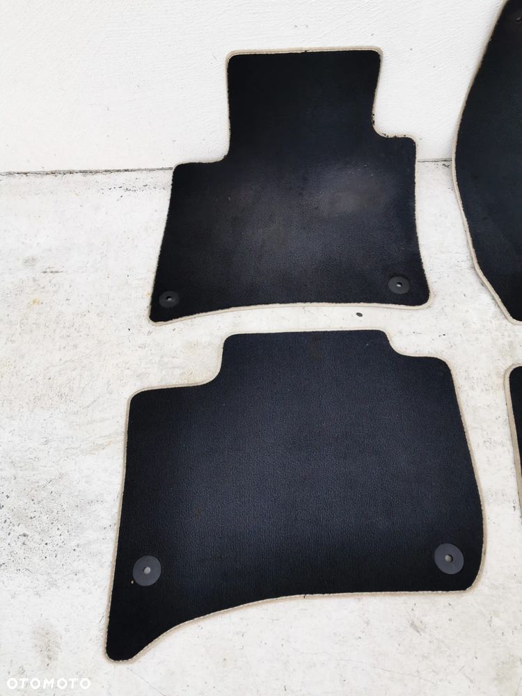 VW TOUAREG 7P 10-18R WYCIERACZKI DYWANIKI WELUROWE CZARNE OBSZYCIE BEZOWE KOMPLET PRZOD TYL 7P1863011 LOB 7P6862478 A - 2
