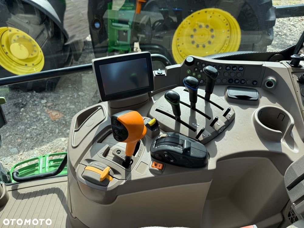 John Deere 6125R - 10
