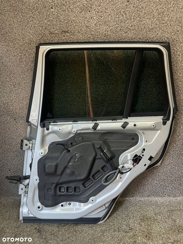 Drzwi prawy tyl tylne klamka 354/7 TITANSILBER METALLIC BMW X3 E83 110umFe - 10