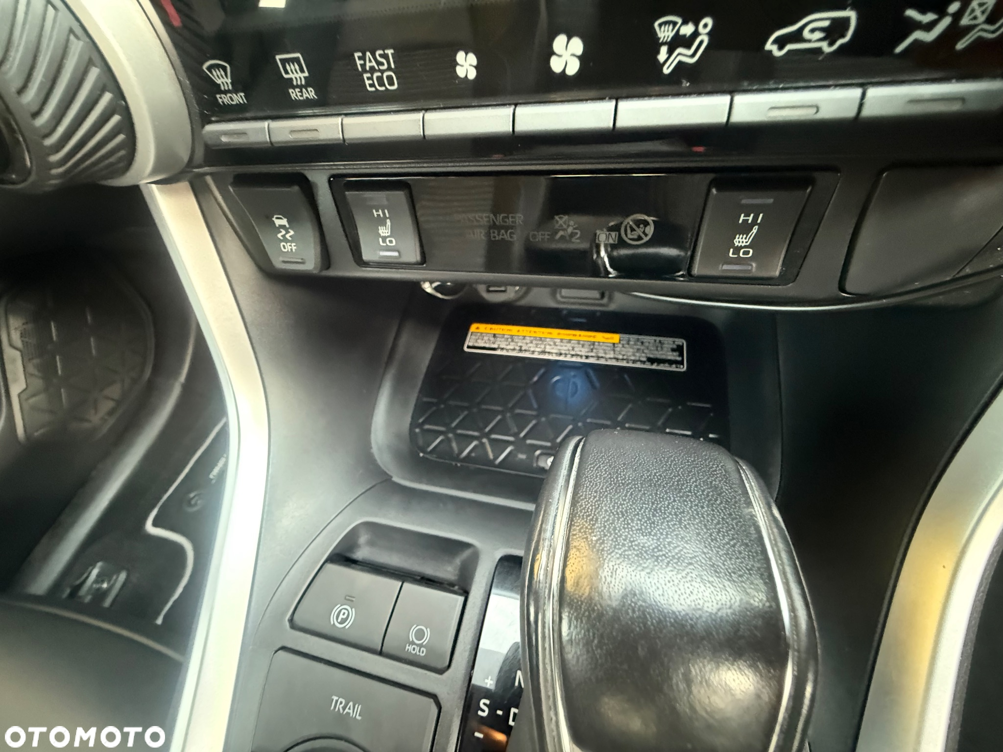 Toyota RAV4 2.5 Hybrid Black Edition by JBL 4x4 - 13