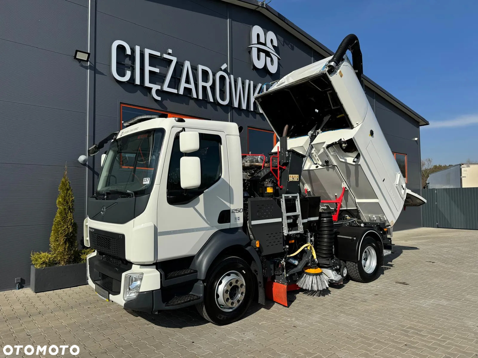 Volvo VOLVO FL 15.250 Euro 6 // zamiatarka dwustronna JOHNSTON VT652 - 11