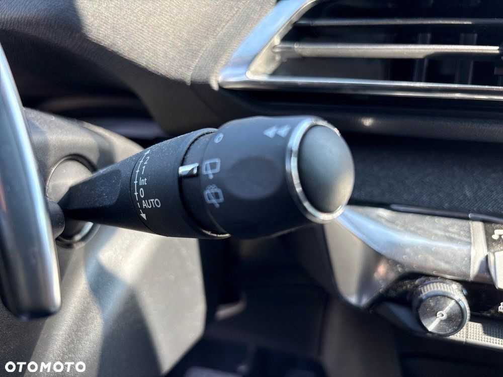 Peugeot 5008 1.5 BlueHDi Allure Pack S&S EAT8 - 17