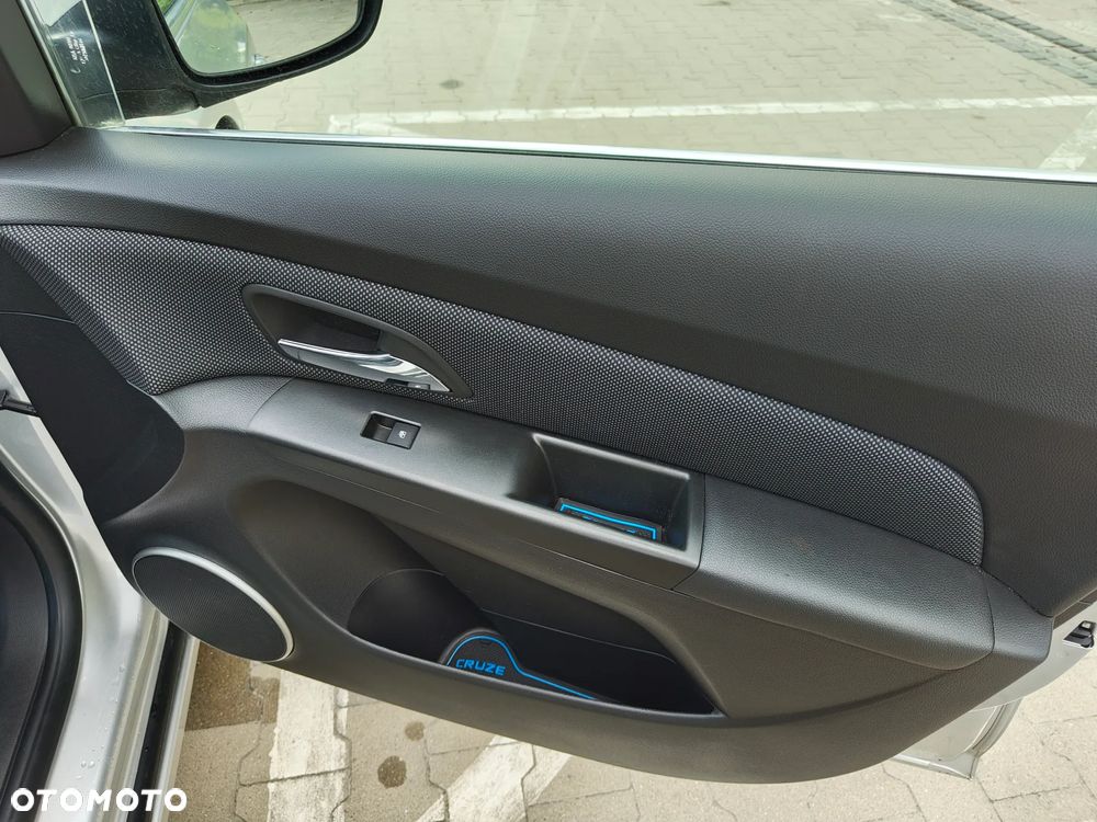 Chevrolet Cruze 1.8 LT - 23