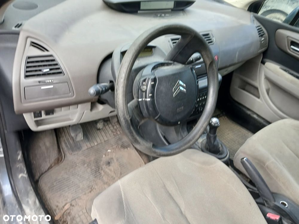 citroen C4 5D fotel fotele kanapa deska kokpit podsufitka boczek boczki klamka podłokietnik licznik - 3
