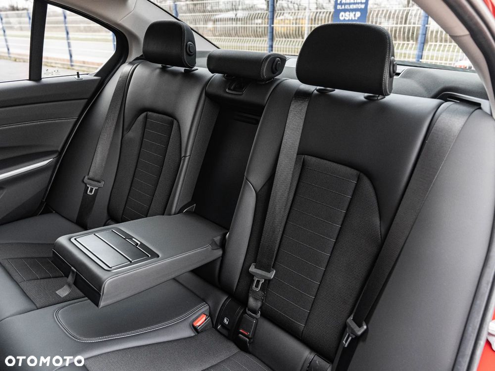 BMW Seria 3 330e Advantage sport - 28