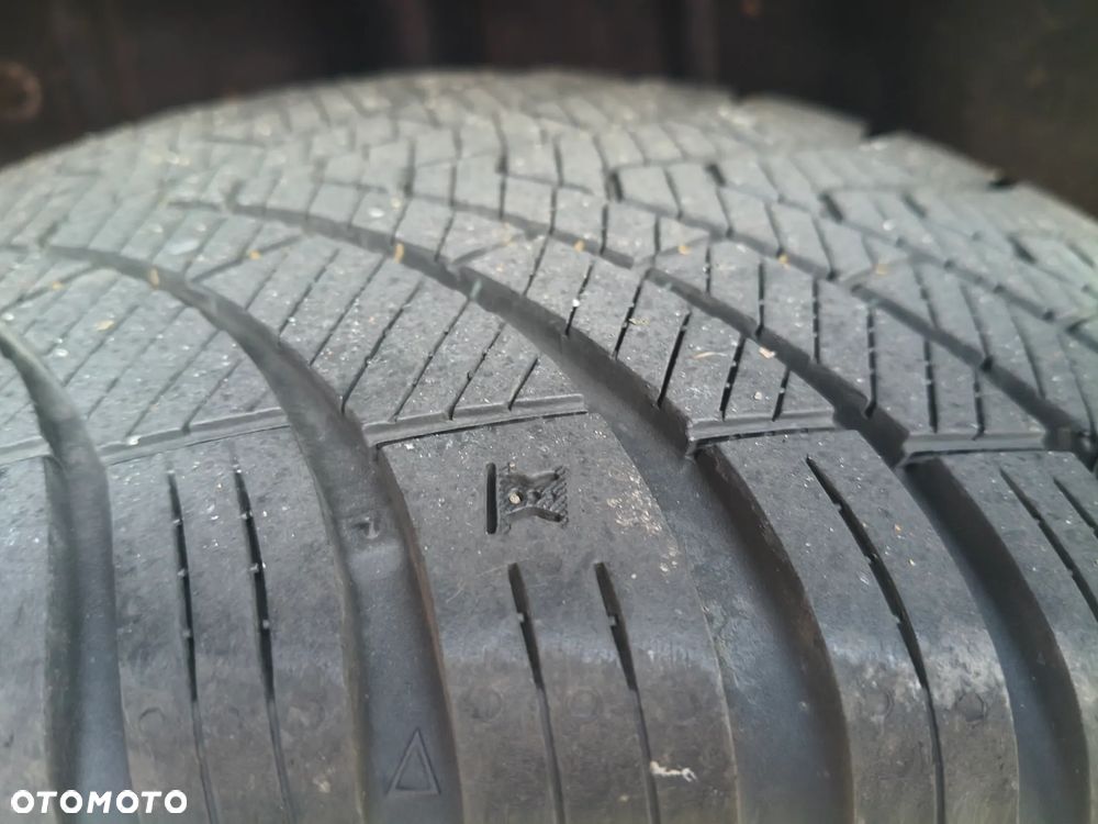 Ford Kuga 2.0 TDCi 2x4 Titanium - 29