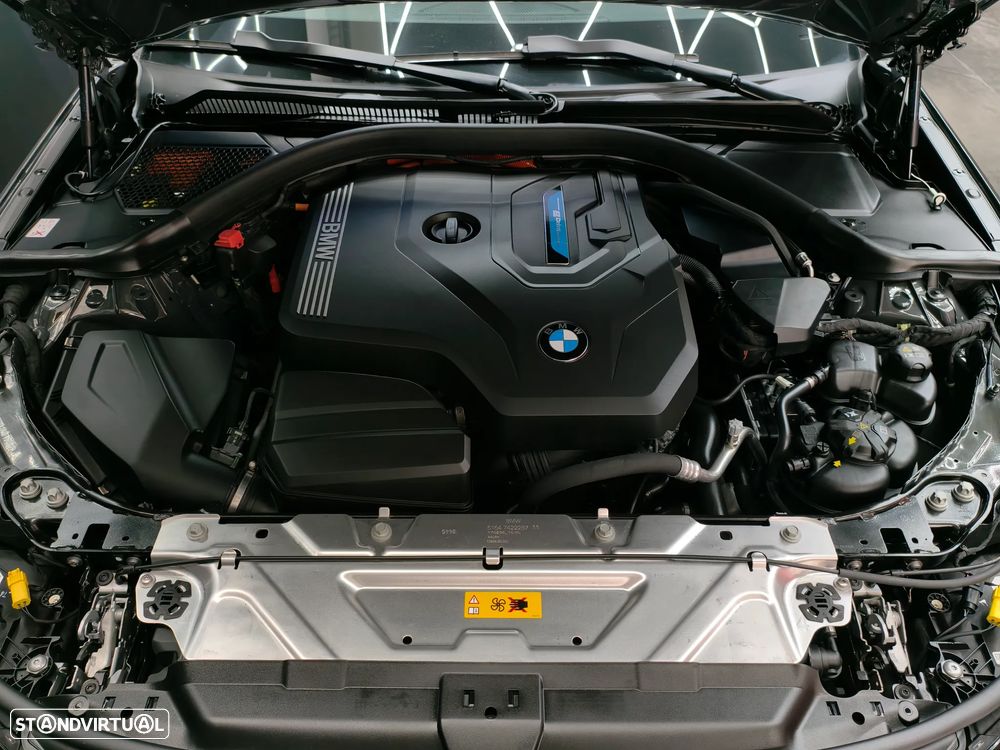 BMW 330 e Pack Desportivo M Pro Auto - 20