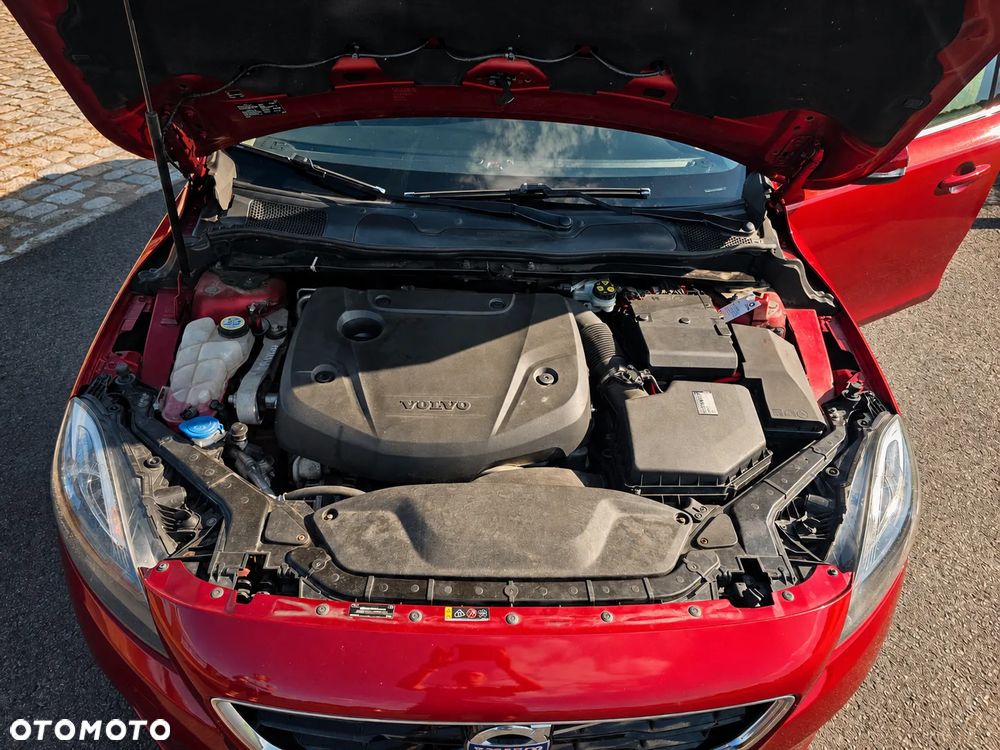 Volvo V40 D2 Drive-E R-Design Momentum - 13