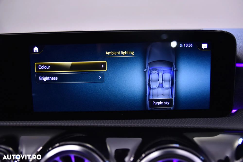 Mercedes-Benz A 200 Sedan 7G-DCT AMG Line - 24