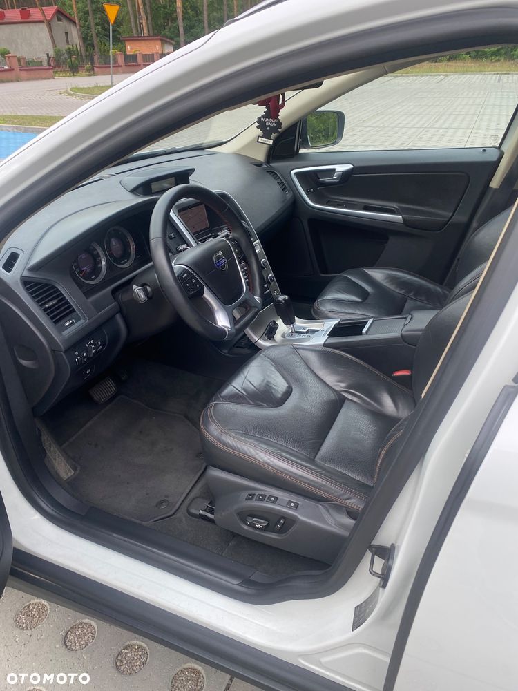 Volvo XC 60 D5 AWD Geartronic Summum - 5