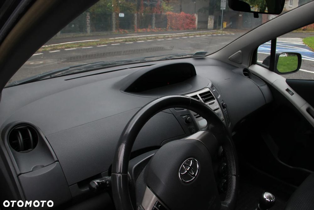 Toyota Yaris 1.33 2010 - 6