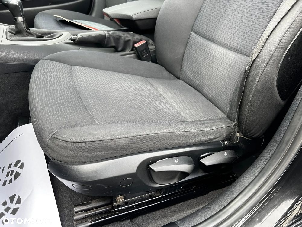 BMW Seria 1 - 21