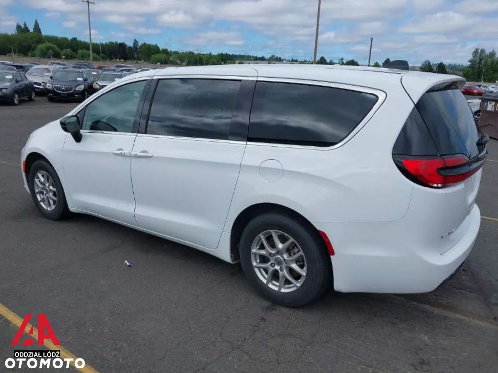Chrysler Pacifica - 3