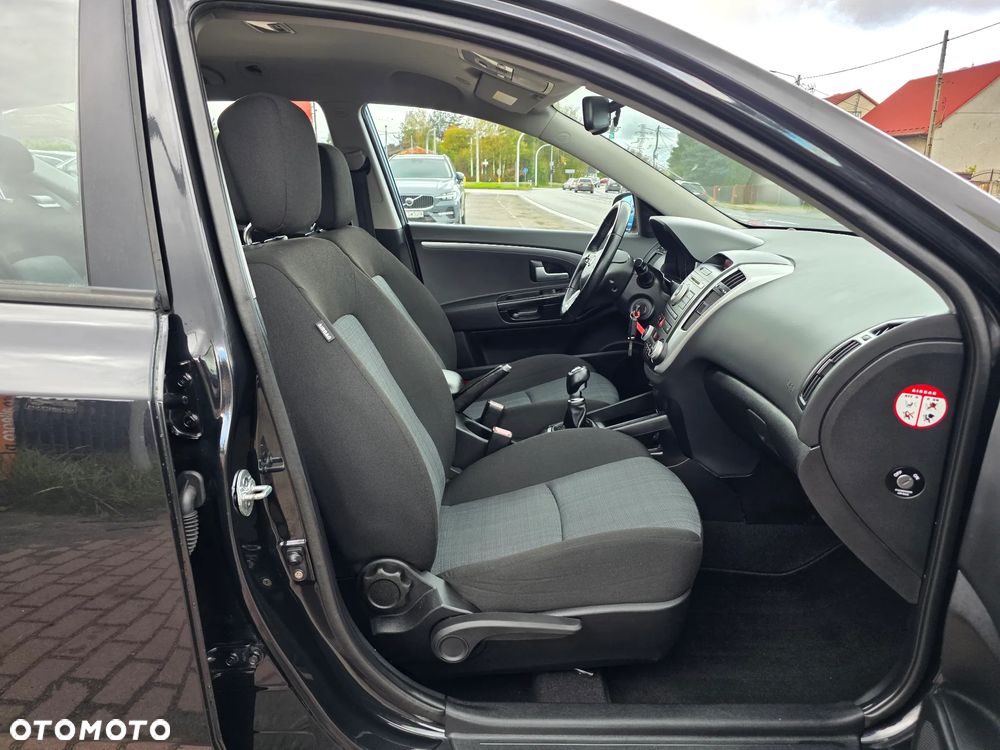 Kia Ceed 1.6 CRDi Spirit - 10