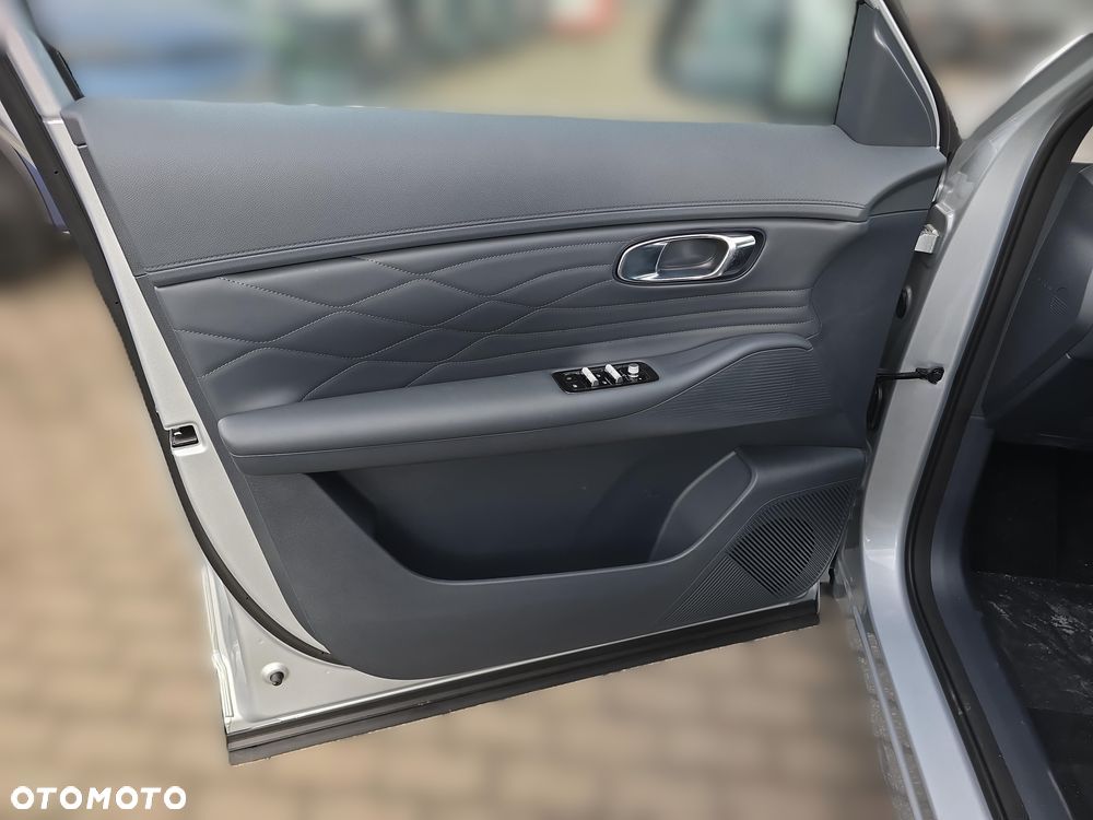 Geely Starray EM-i 1.5 PHEV Pro - 10