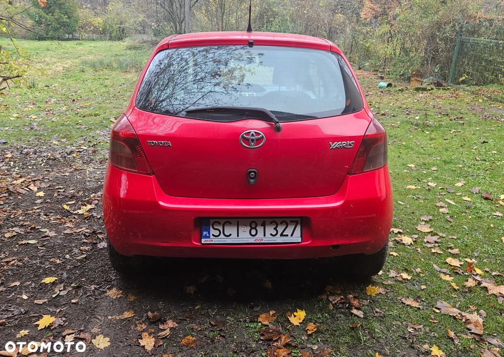 Toyota Yaris 1.3 VVT-i Sol - 4