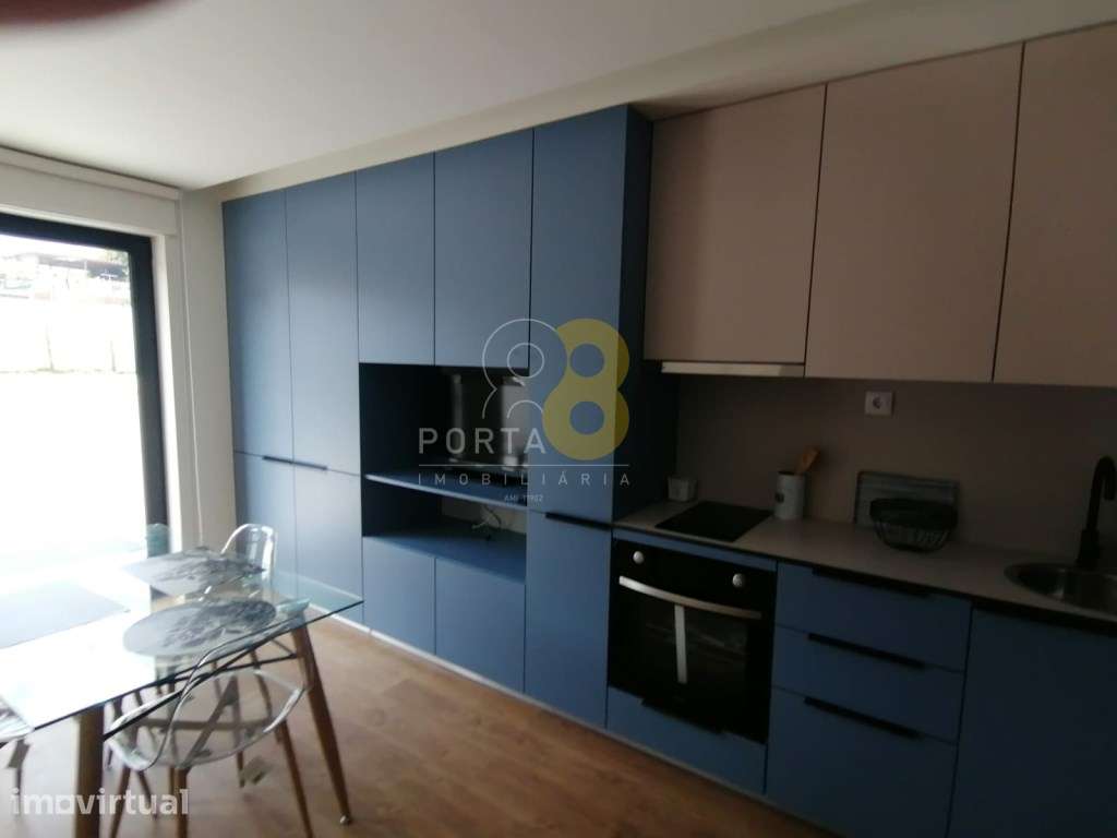 Apartamento T0 Mobilado com Terraço e Garagem | Edifício Olimpo | P... - Grande imagem: 2/20