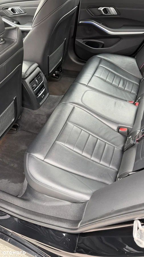 BMW Seria 3 330i xDrive M Sport sport - 14
