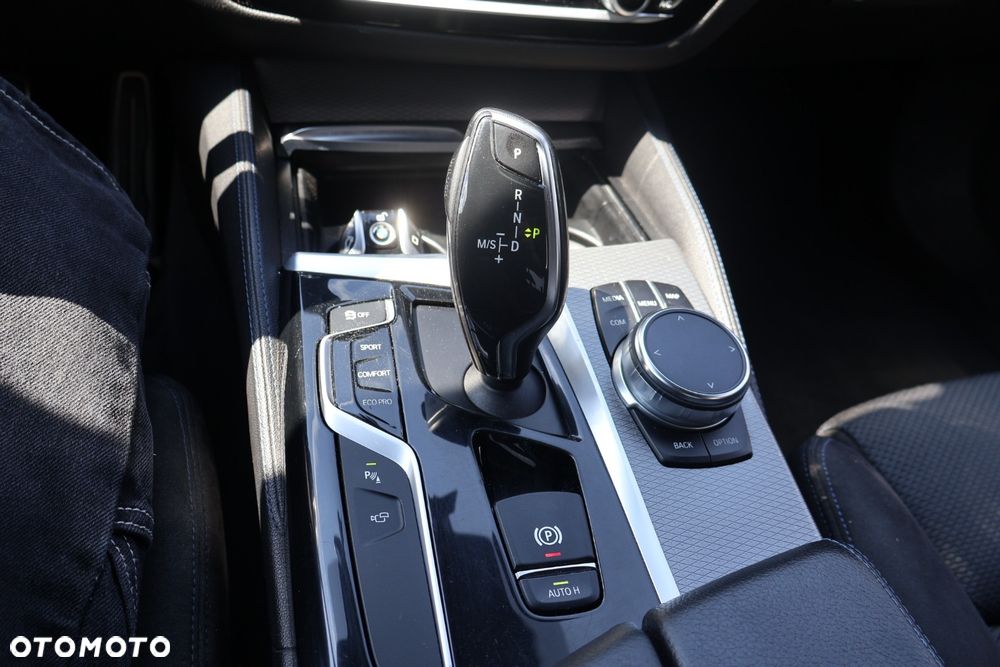 BMW Seria 5 520d Efficient Dynamics M Sport sport - 16