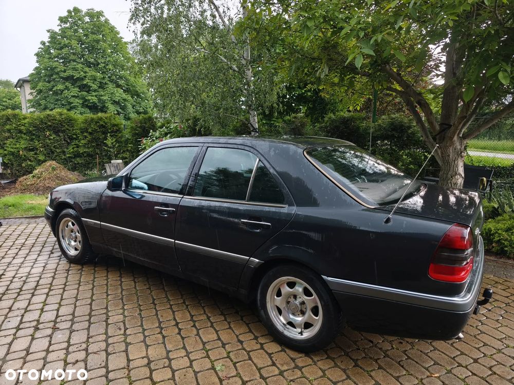 Mercedes-Benz Klasa C 220 D Elegance - 3