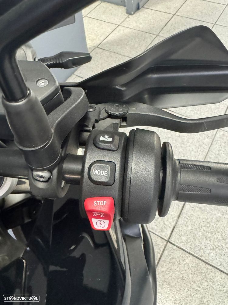 BMW F 750 GS Triple Black - Full Extras - 8