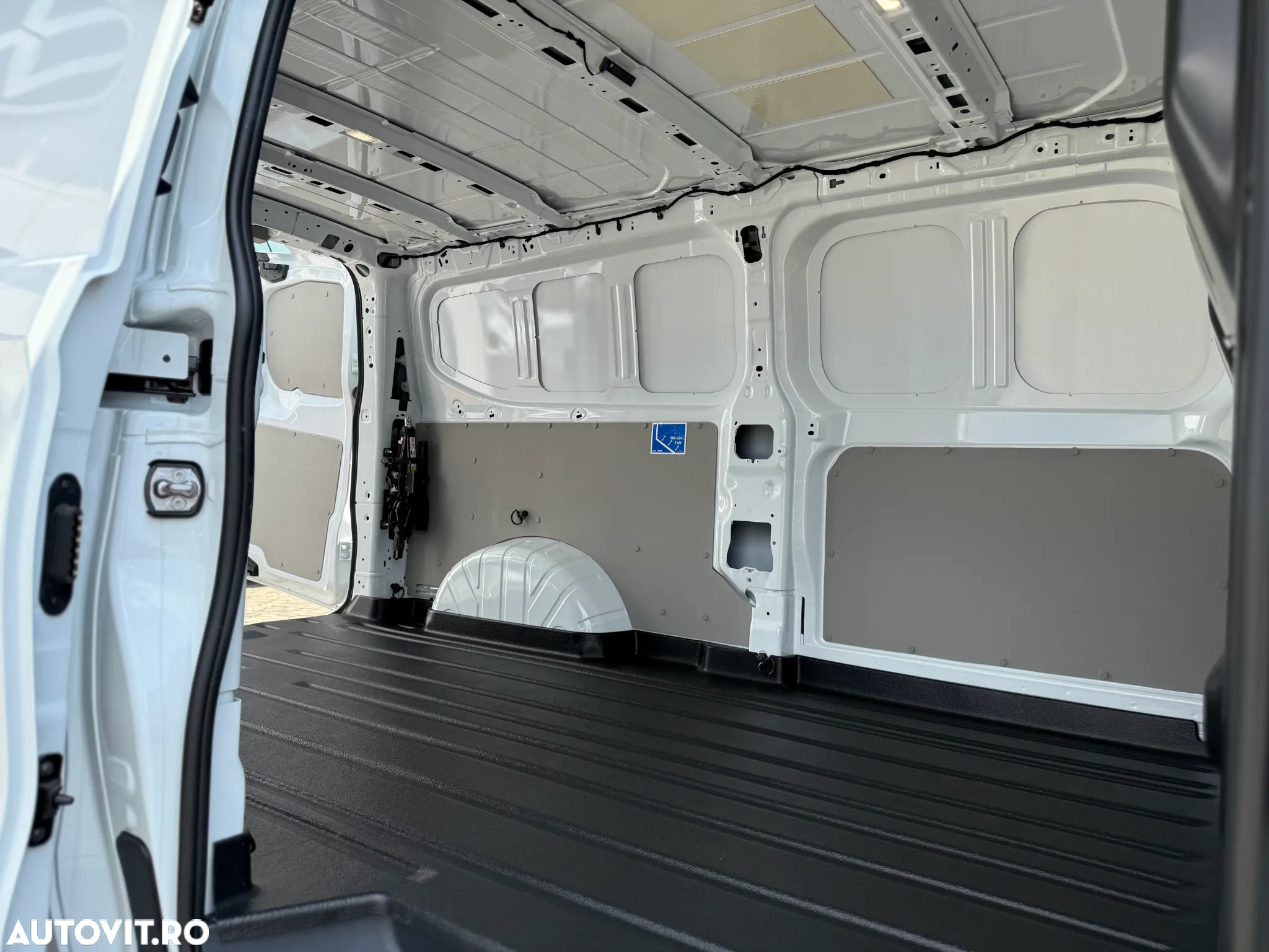 Volkswagen Transporter - 13