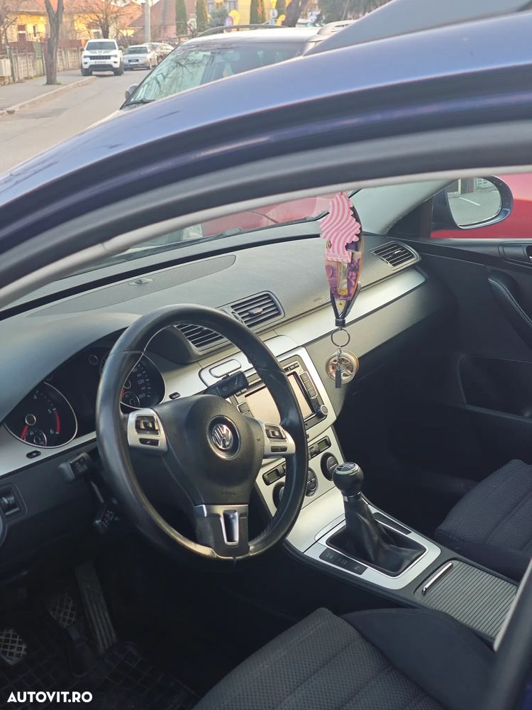 Volkswagen Passat - 15