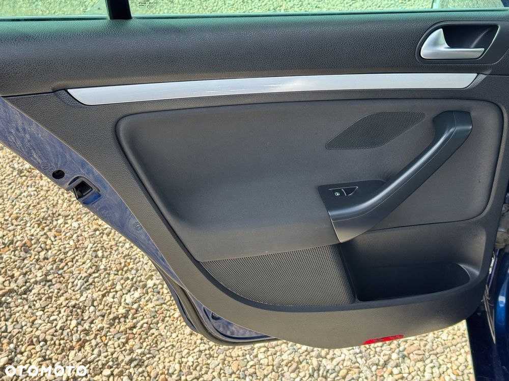 Volkswagen Golf - 18