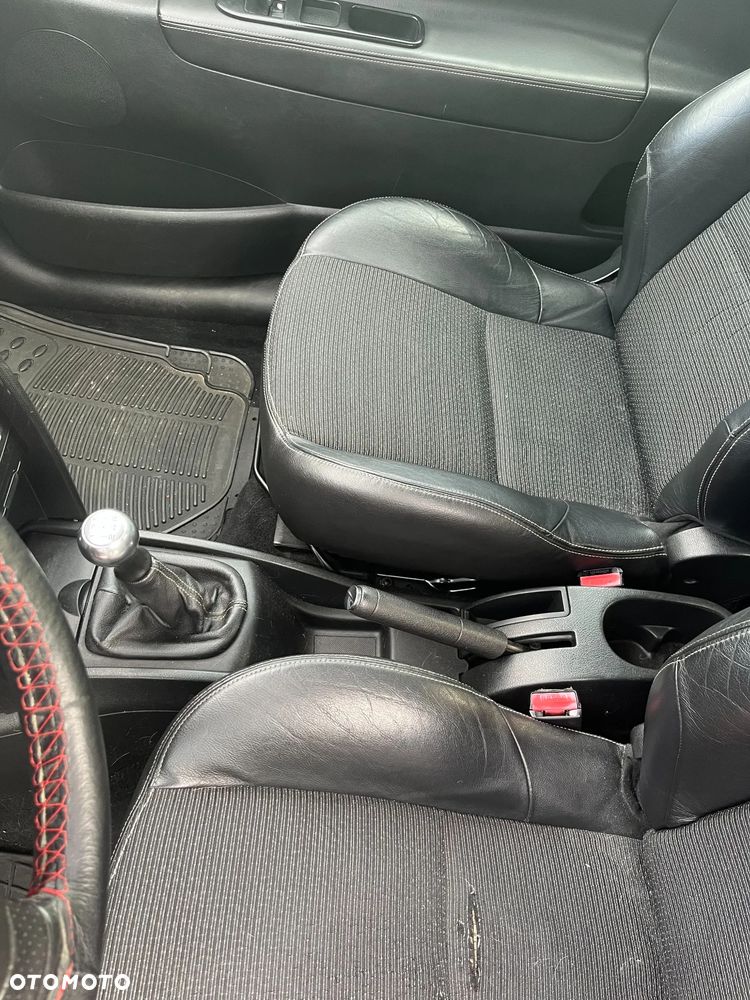 Peugeot 207 1.6 HDi 16V Speed - 30