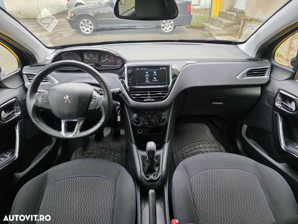 Peugeot 208 1.2 L PureTech Style - 4