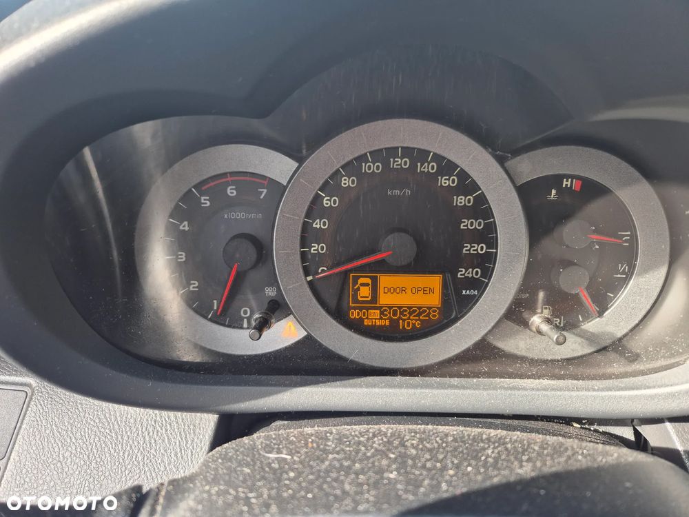 Toyota RAV4 2.2 D-4D 4x4 - 13