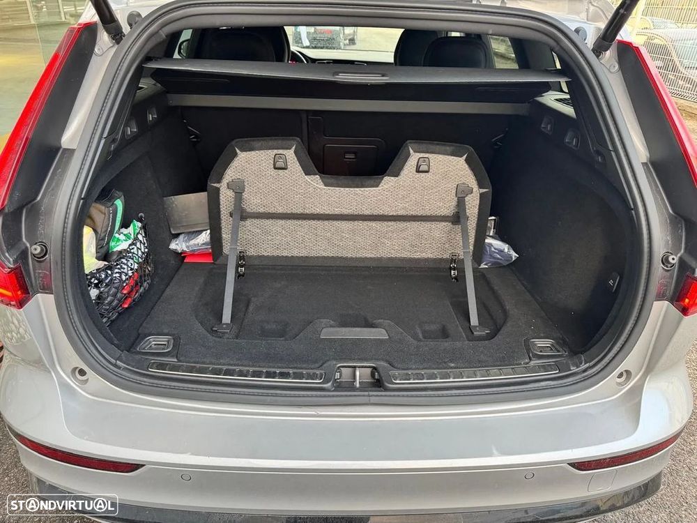 Volvo V60 2.0 B4 Plus Dark Auto - 10