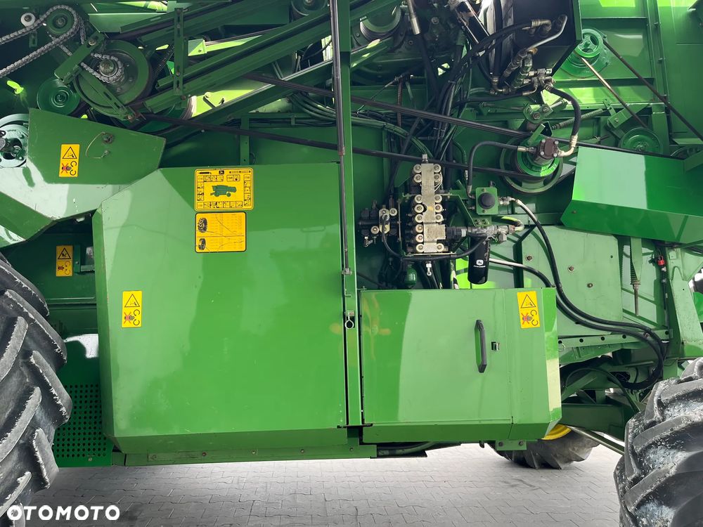 John Deere 2066 HillMaster - 8