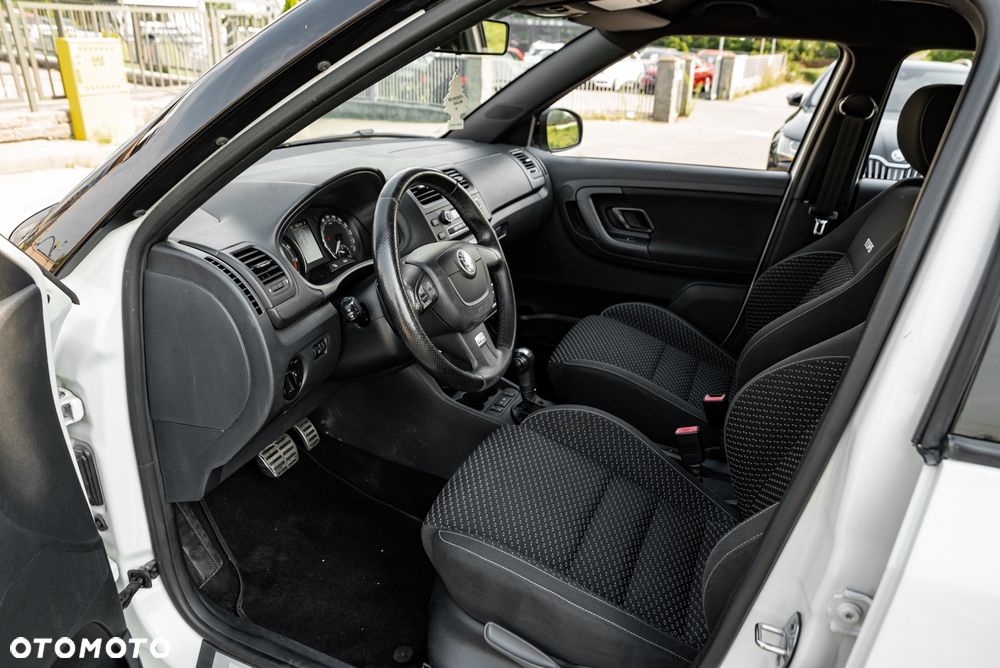 Skoda Fabia 1.4 TSI DSG RS - 17