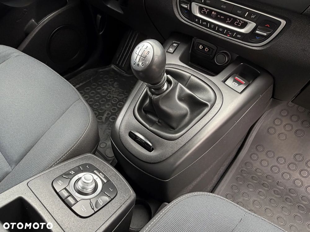 Renault Scenic 1.9 dCi Tech Run - 12