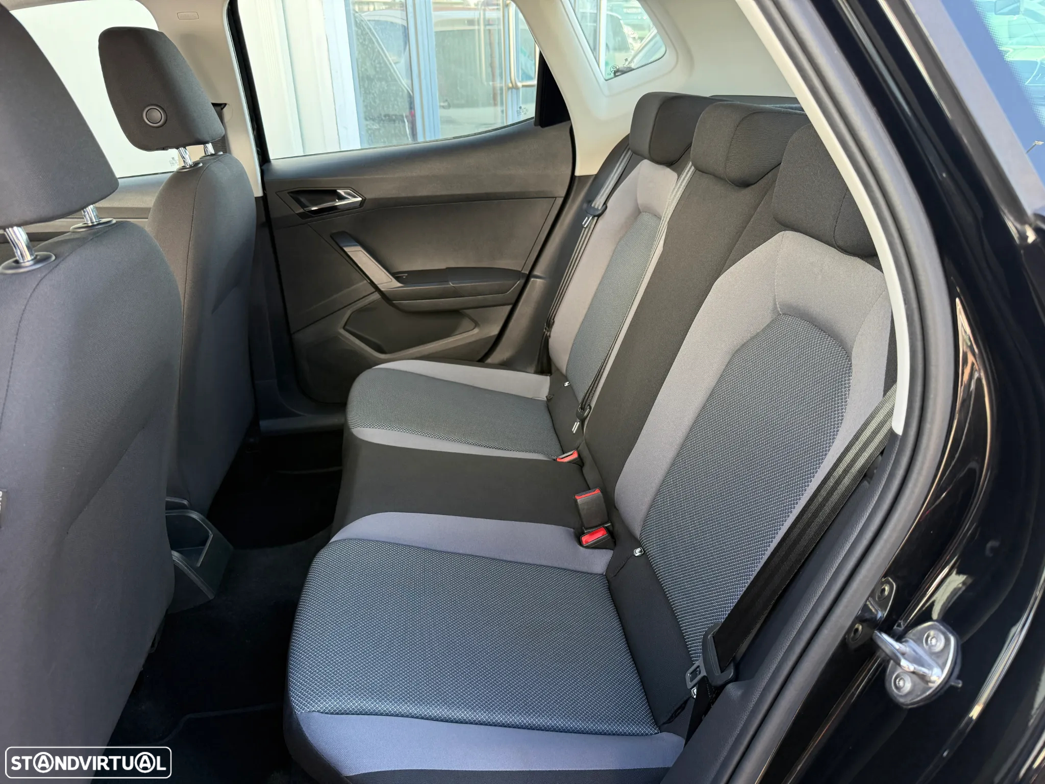 SEAT Arona 1.6 TDI Style - 16