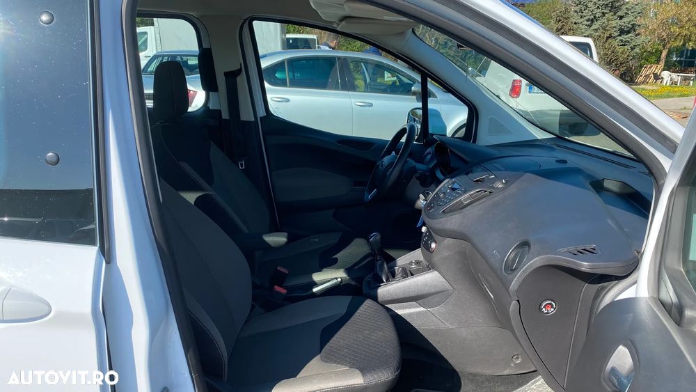 Ford Tourneo Courier - 5