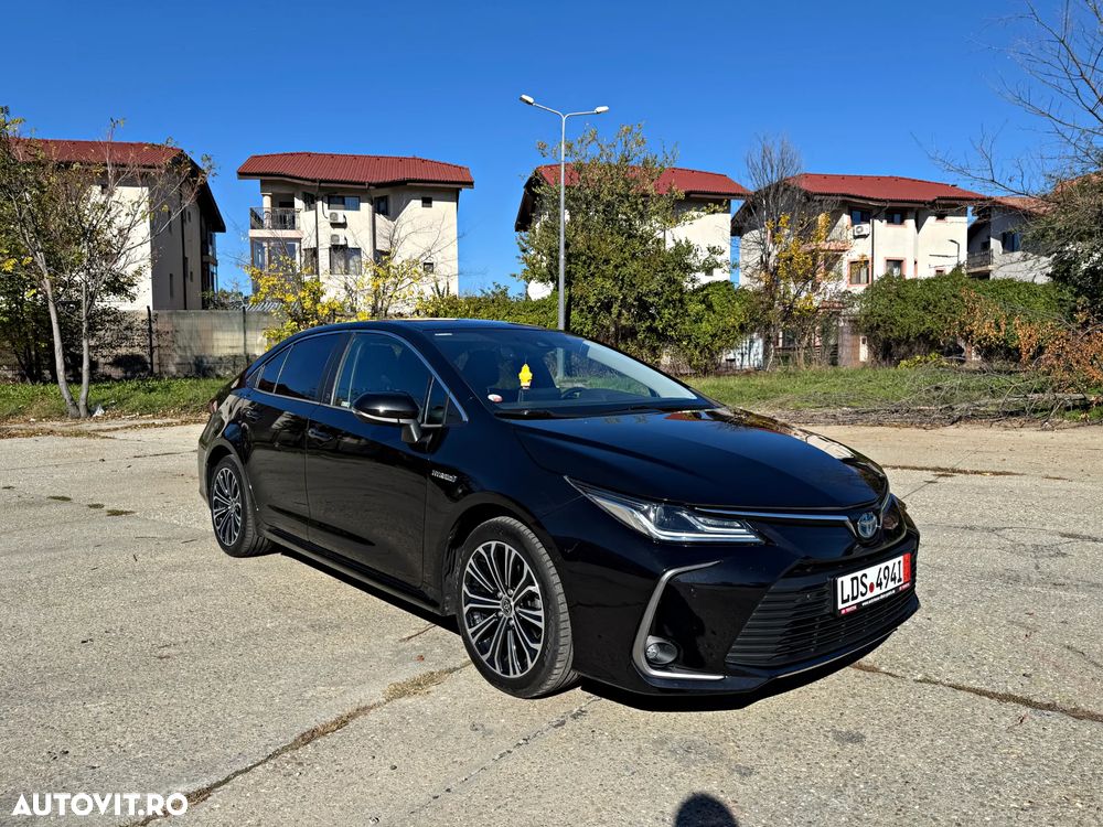 Toyota Corolla 1.8 Hybrid Team Deutschland - 1