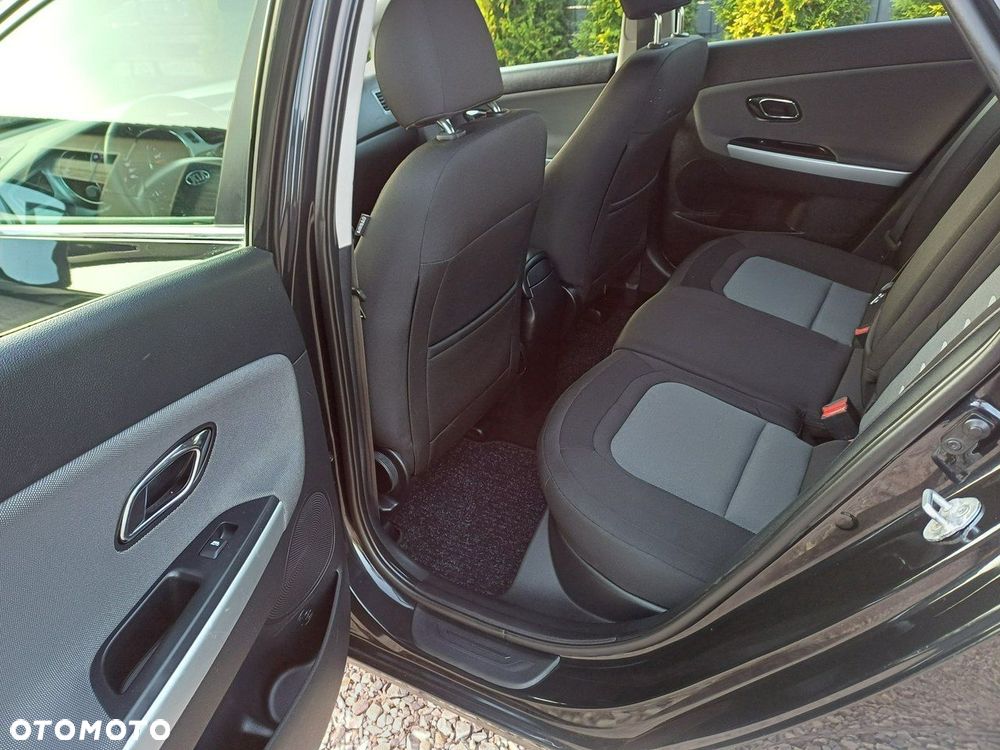 Kia Ceed - 10