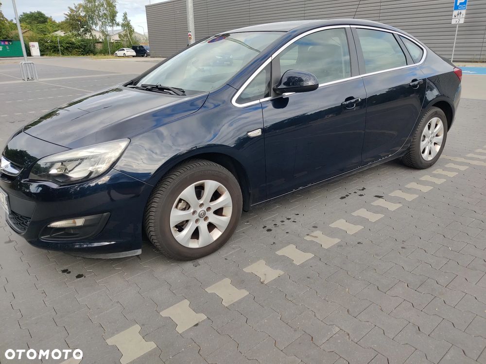 Opel Astra 1.6 EU6 - 1