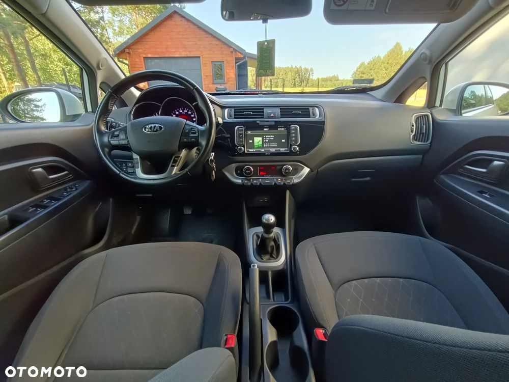 Kia Rio - 11