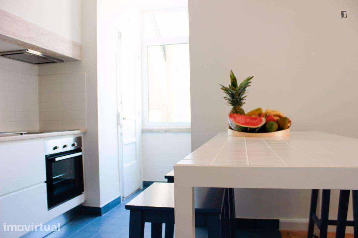 Quarto - localizado em Roma-Areeiro Lisbon - Grande imagem: 4/14