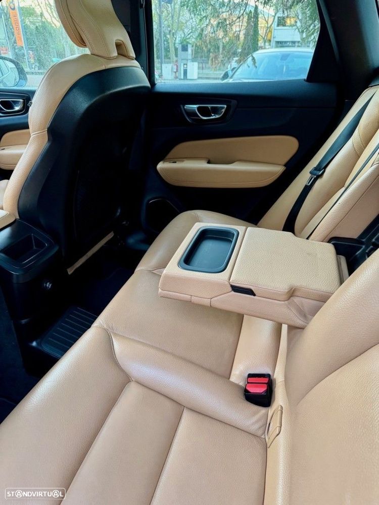 Volvo XC 60 2.0 T8 PHEV Momentum Plus AWD - 7