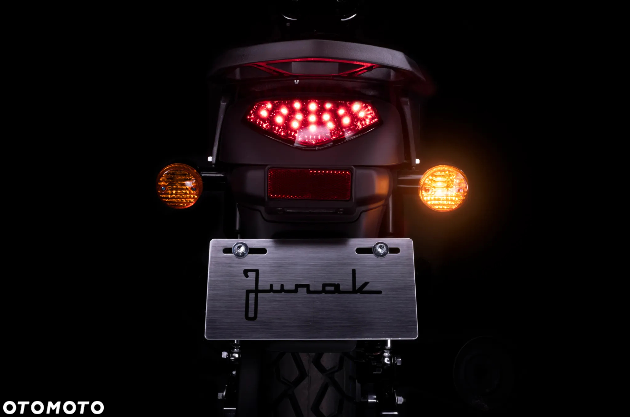 Junak Inny - 10
