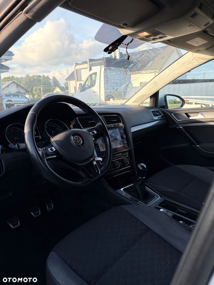 Volkswagen Golf - 17