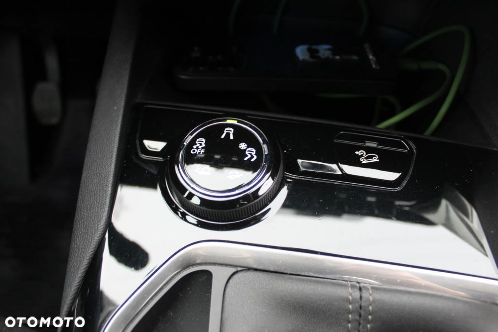 Peugeot 3008 1.2 PureTech Active - 32