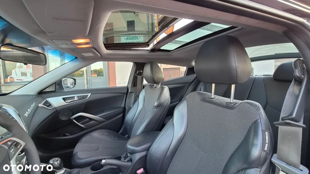 Hyundai Veloster 1.6 GDI Premium - 17