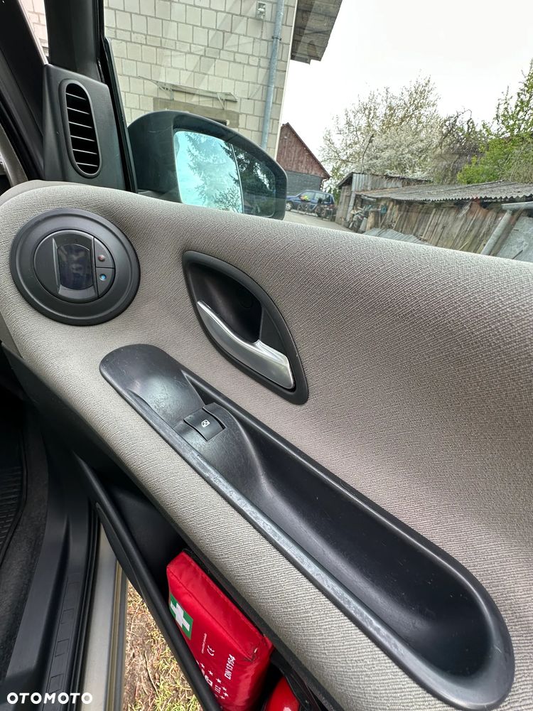 Renault Espace 2.2 dCi Expression - 12